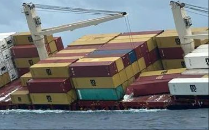MSC货船沉没！600多个货柜坠海